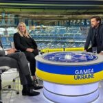 Jack Whitehall Instagram - Wonderful day raising money for a great cause. Thanks to everyone who watched and donated for the @game4ukraine . I don’t think Dave Jones has anything to worry about. But was fun to pretend to be a sports presenter for the day and meet one of my heroes Arsené Wenger. Few hairy moments like when I temporarily got possessed by the ghost of Richard Keys. But hey, ‘it was just banter.’