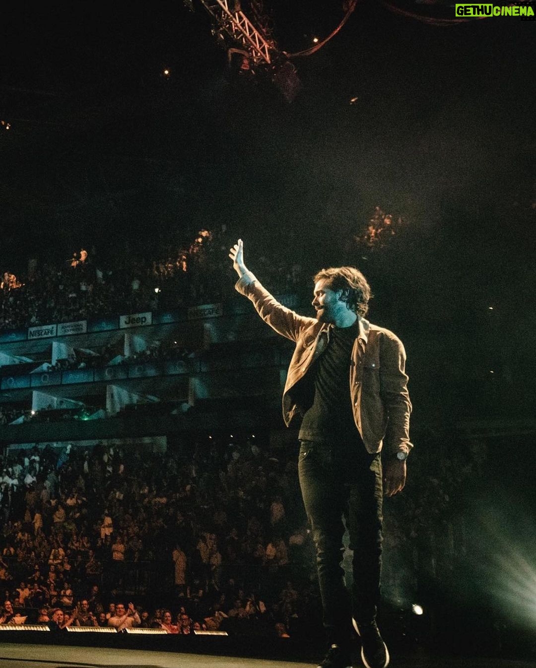 Jack Whitehall Instagram - What a run of shows. Thank you everyone who came to see me this summer. The response has been incredible, so I’ve released extra dates over the next few months, that went on sale this morning. Be quick as these will sell out fast. I can’t wait to see you all again soon! Details on my website. Ps. A very special shout out to the insanely talented @andrew_takes_photos_ who captured these shows like never before. Smashed it! 👊