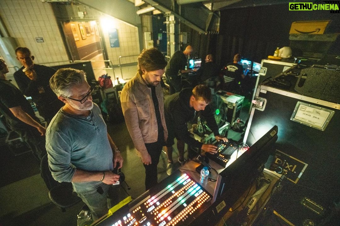 Jack Whitehall Instagram - Wow. Incredible first show. Had the filming crew in, sold out crowd of 17,000 people - although to be fair most of them where guest list as my mother invited every single person she’s ever met (old neighbours, people she was on boot camp with last week, my childhood nanny Miranda and Christopher Biggins) Not going to lie my bottom was flapping a bit before I walked on stage. We go again tonight 👊 (@hilarywhitehall only has 200 guests this evening) The O2