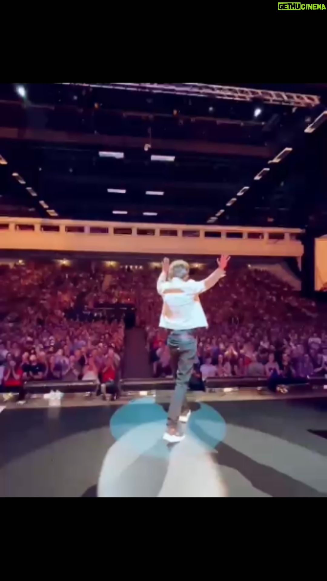 Jack Whitehall Instagram - Brighton, you were incredible. What a way to kick off three days with you. Thank you. See you all tonight for show number two. 🙌