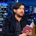 Jack Whitehall Instagram - Happy birthday @harrystyles from @jackwhitehall and The Tonight Show! #FallonTonight The Tonight Show Starring Jimmy Fallon