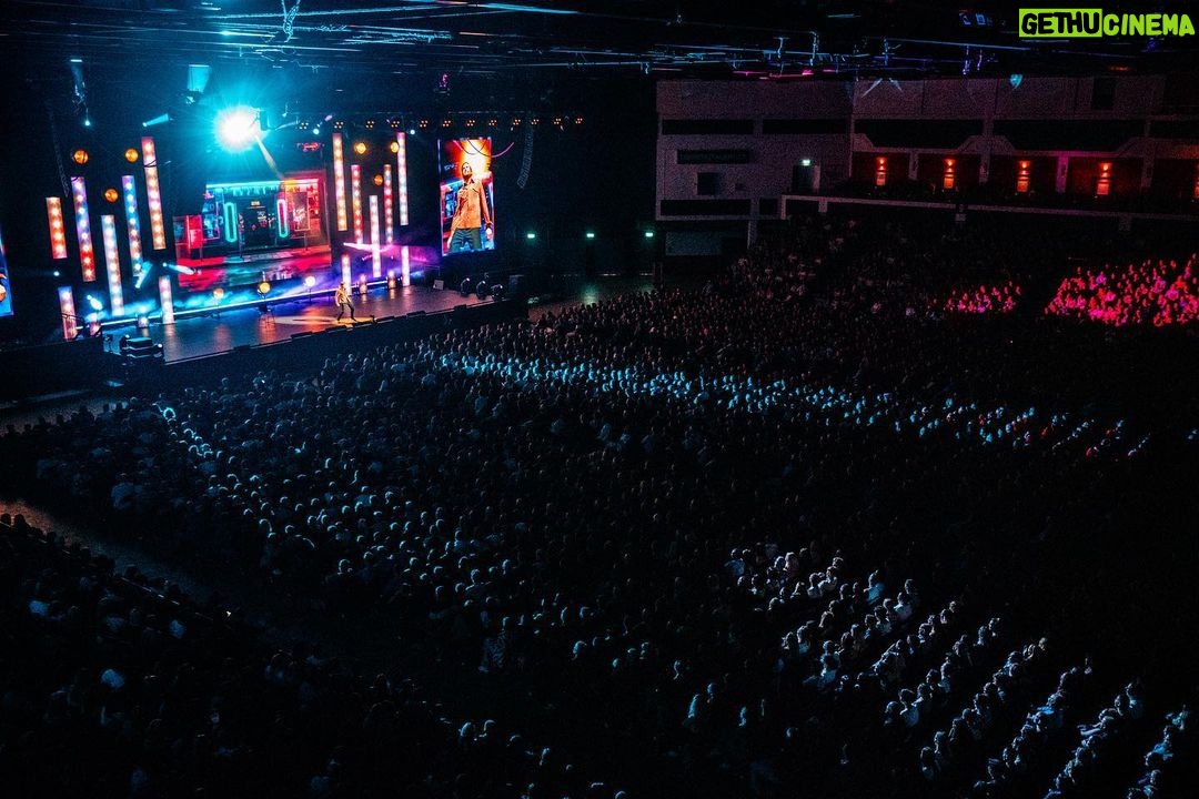 Jack Whitehall Instagram - Back at it! From Vegas to Cardiff. What jet lag!? First of three nights at the @cardiffinternationalarena Great crowd for a miserably cold and wet Tuesday night. ππ΄σ §σ ’σ ·σ ¬σ ³σ Ώ @andrew_takes_photos_ πΈ