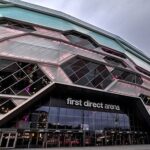 Jack Whitehall Instagram - First Direct Arena @firstdirectarena Leeds one of the best venues in the country. Over 16,000 people. Incredible atmosphere. What a special way to spend my last Father’s Day as a free man ;) Thanks to everyone who came out. Will be back in Yorkshire on Tuesday for Sheffield @sheffieldarena ❤️🎤🚌