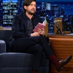 Jack Whitehall Instagram - @jackwhitehall is in Studio 6B TONIGHT to talk his latest stand-up special Settle Down! #FallonTonight 📷 @toddowyoung The Tonight Show Starring Jimmy Fallon