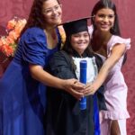 Jakelyne Oliveira Instagram - O amor da minha vida se formou no ensino fundamental 🥹. Obrigada meu Deus por me permitir estar presente em um momento tão único e especial na vida da minha irmã. @geovanna.nana Maninha te ama e está explodindo de tanto orgulho e felicidade. Parabéeeeeens!!! 👩🏻‍🎓🎓 #Formatura #EnsinoFundamental #CromossomodoAmor Rondonópolis, Brazil