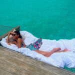 Jakelyne Oliveira Instagram - Aproveitando o #tbt para postar mais umas fotinhas dessa viagem incrível 💙🐬 #maldives Maldivas