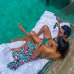 Jakelyne Oliveira Instagram - Aproveitando o #tbt para postar mais umas fotinhas dessa viagem incrível 💙🐬 #maldives Maldivas