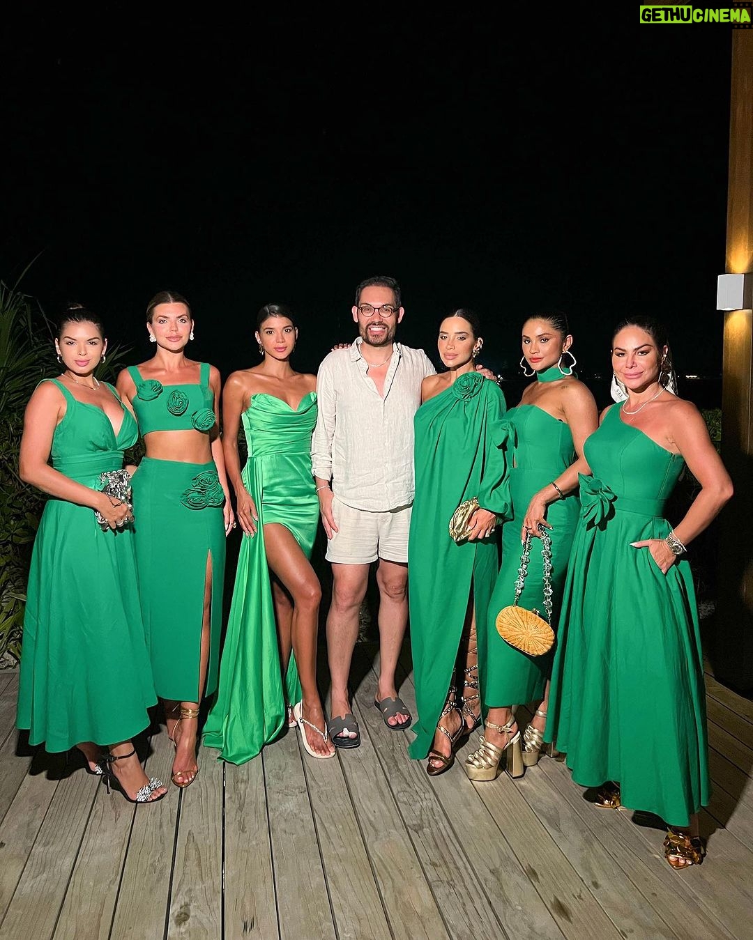 Jakelyne Oliveira - 136.1K Likes - Take Me Back to Maldives 🇲🇻🐬
#maldives