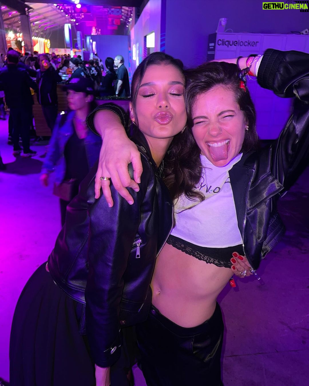 Jakelyne Oliveira Instagram - Dump do meu mês favorito. Obrigada por todos aprendizados, conquistas, encontros e felicidade. Vivi intensamente cada segundo seu. ✨🩷