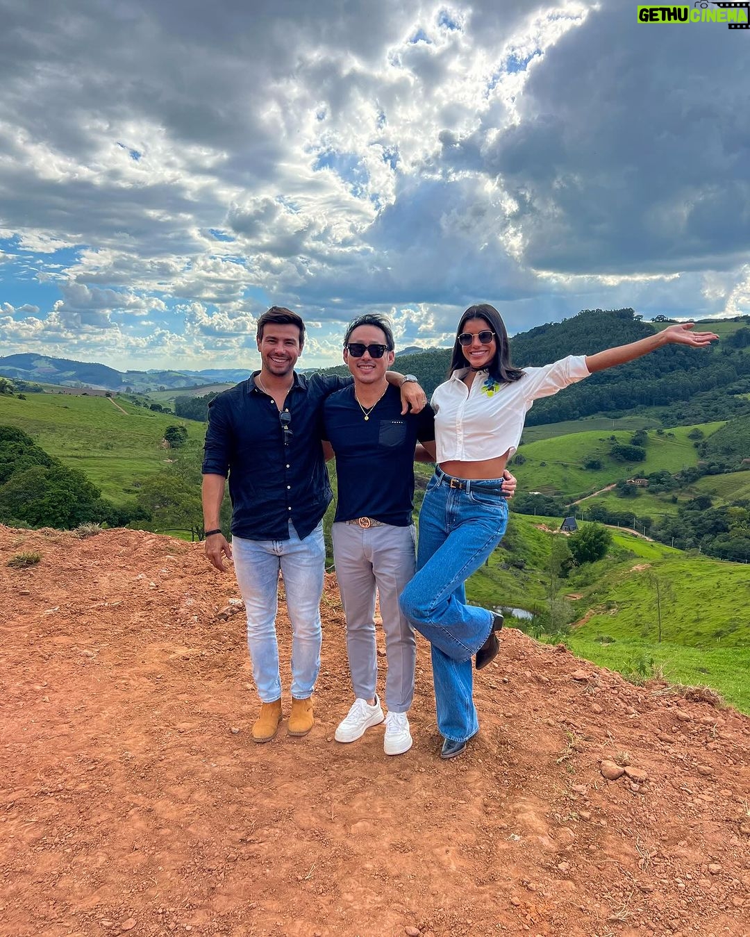 Jakelyne Oliveira Instagram - Dump do meu mês favorito. Obrigada por todos aprendizados, conquistas, encontros e felicidade. Vivi intensamente cada segundo seu. ✨🩷