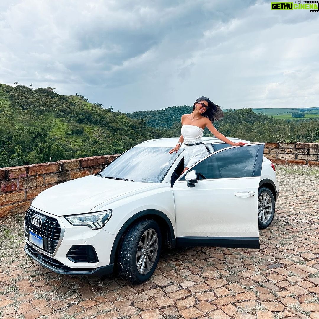 Jakelyne Oliveira Instagram - Eu amo pegar estrada com meu @unidasseminovos , curtindo um dia lindo e uma playlist maravilhosa. Inclusive, oq costumam ouvir quando estão dirigindo? 🚗♥️
