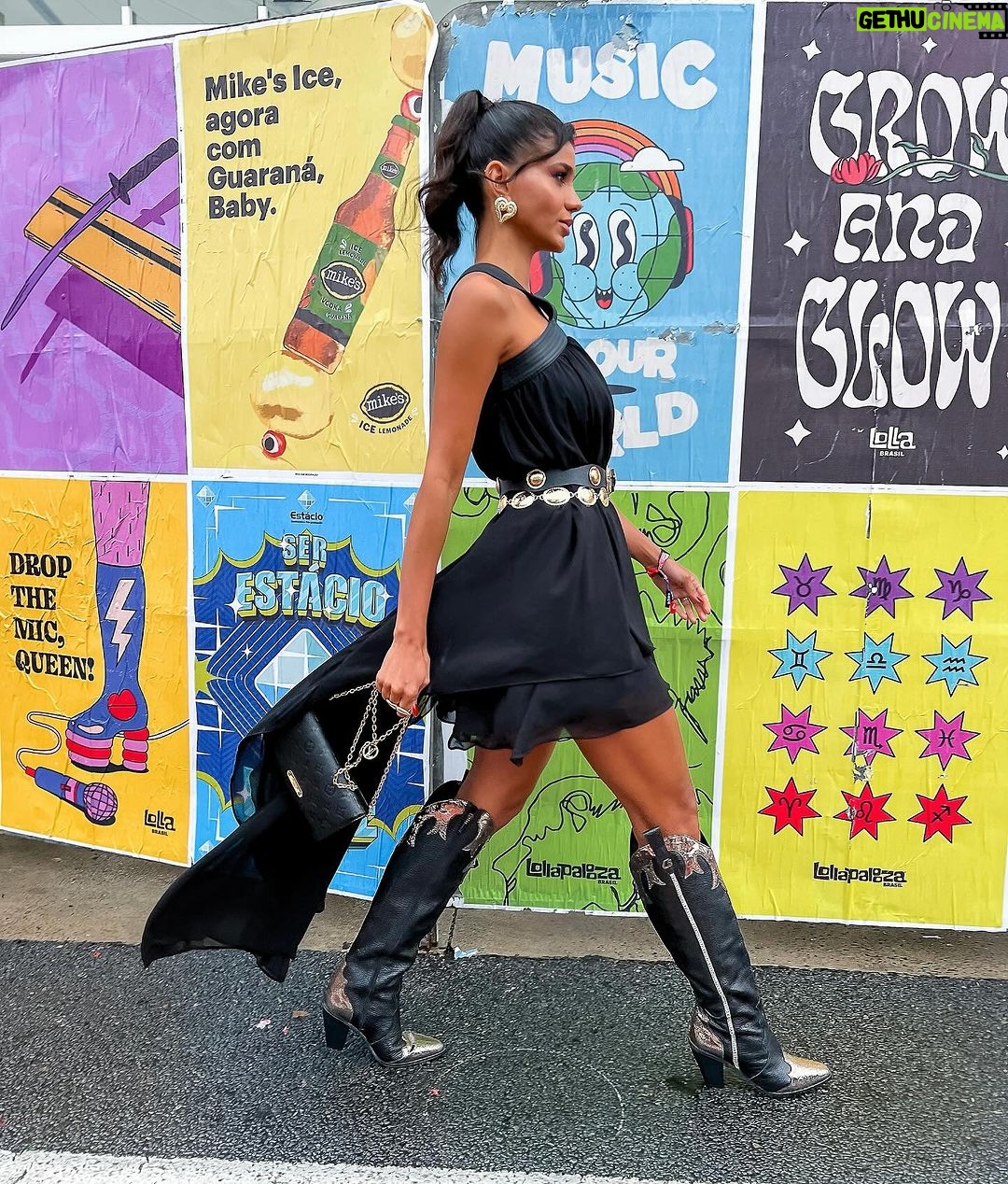 Jakelyne Oliveira Instagram - Pronta pro @lollapaloozabr com o look escolhido por vocês, gostaram? 🖤🎸⚡️#LollaBR Lollapalooza