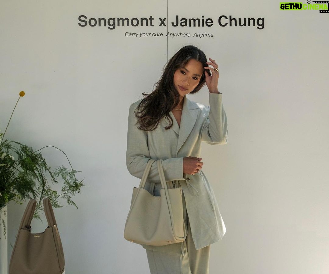 Jamie Chung Instagram - A lovely afternoon reconnecting with friends and meeting new inspiring women. My heart is full and Iām incredibly grateful. Thanks for hosting @songmont_official š and thank you to my friends who came out to support! Love you!