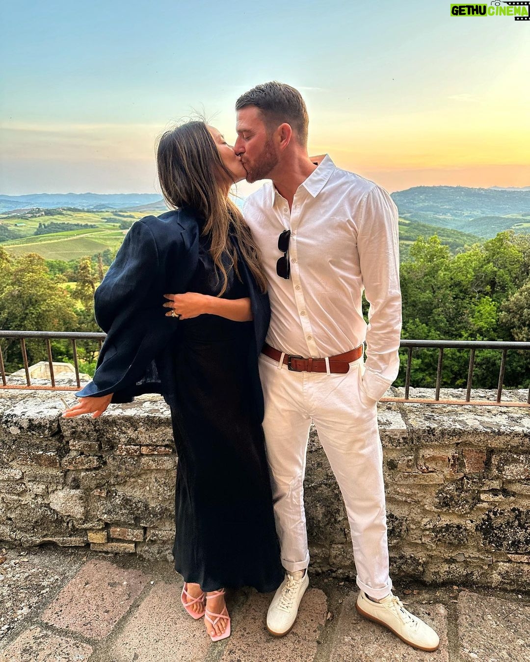Jamie Chung Instagram - 😘🇮🇹 Tuscany, Italy