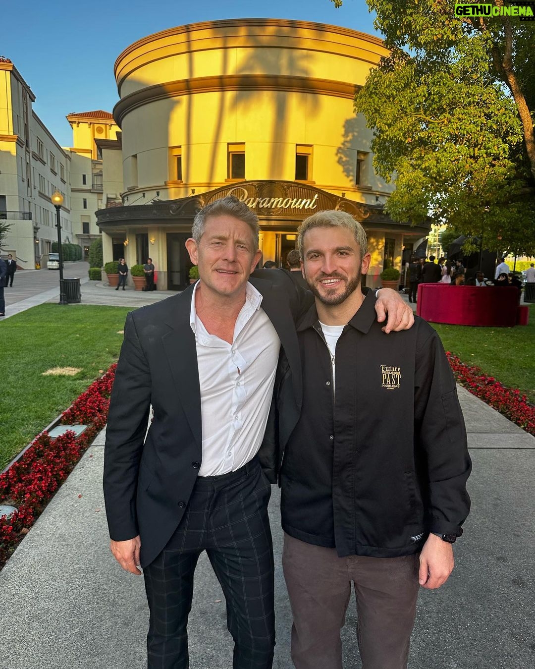 Jason Nash Instagram - I do my own stunts Paramount Studios
