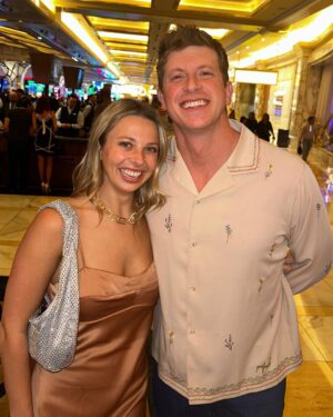 Jason Nash Instagram - Thank you @resortsworldlv sorry about Jonah’s attire