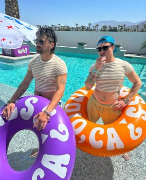 Jason Nash Instagram - New vlog is up and ready to 💥. Link in bio!