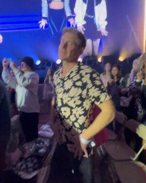 Jason Nash Instagram - Amazing show last night. 3 plus hours! I felt like Taylor had moved in with us at one point. But we were so happy! Thank  you Tay Tay!