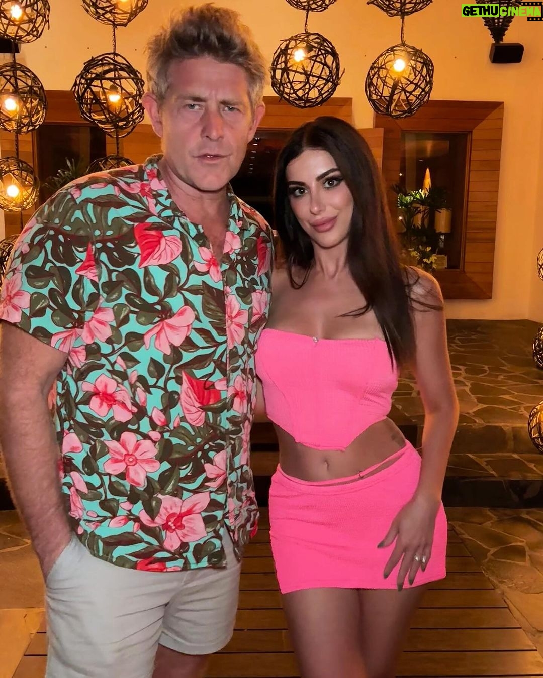 Jason Nash Instagram - Happy wife happy life Viceroy Los Cabos
