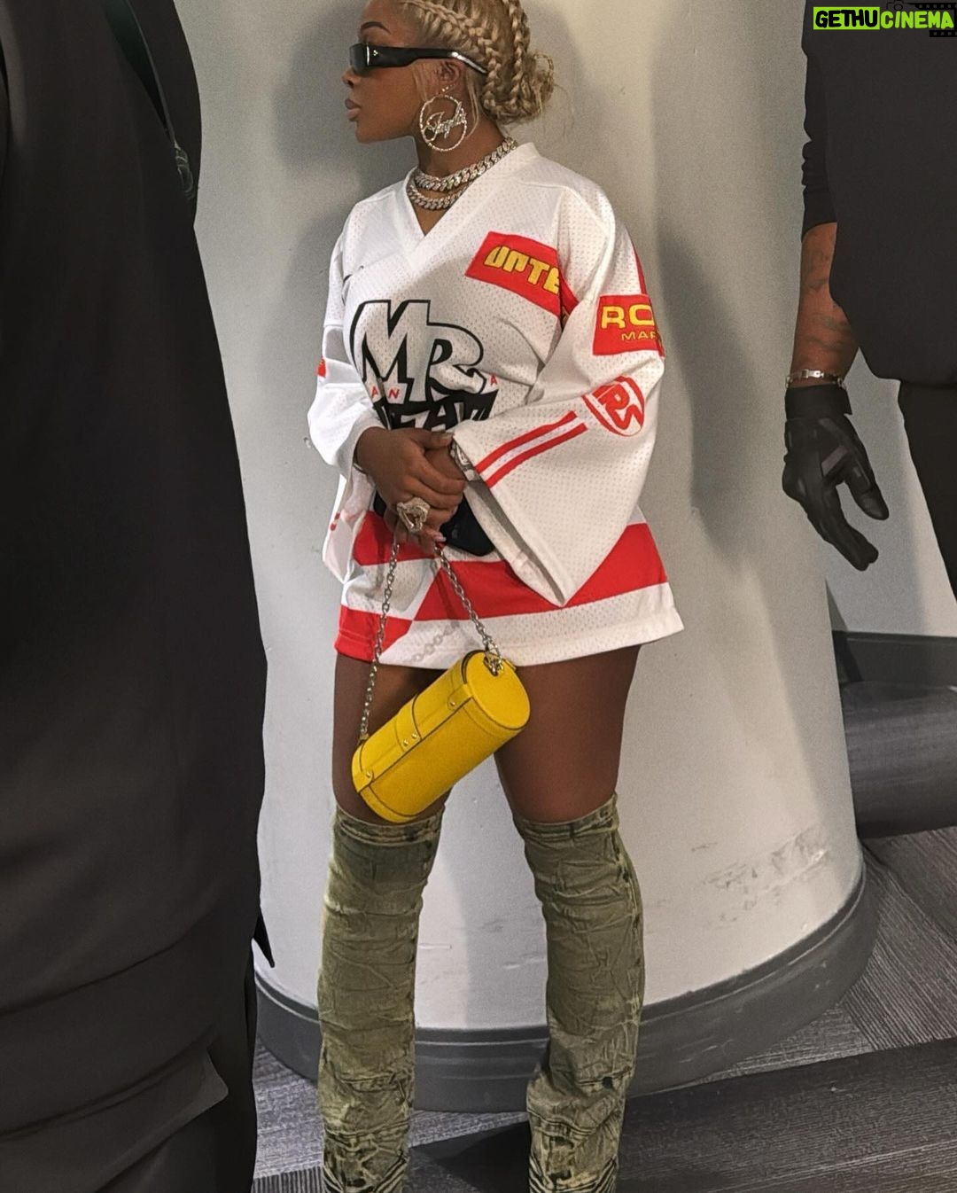 Jayda Cheaves Instagram - The love be fake but the obsession be real 📌