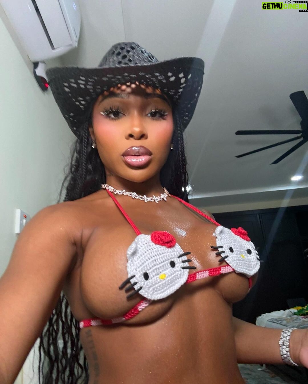 Jayda Cheaves Instagram - Good 🐱 don’t come with bad vibes Ocho Rios, Jamaica