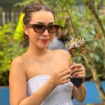 Jelai Andres Instagram – Alibangbang diri sa Bohol 🦋💐🤍 Bohol, Philippines