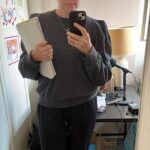Jenna Fischer Instagram - I just sent @angelakinsey this photo of my outfit because…yes, a poofy-sleeved sweatshirt and straight leg cozy pants qualifies as an outfit. Do you photo your outfits for your BFF?