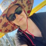 Jenna Fischer Instagram - Soccer Mom. October (almost November), Los Angeles, 80 degrees. ⚽️☀️🕶