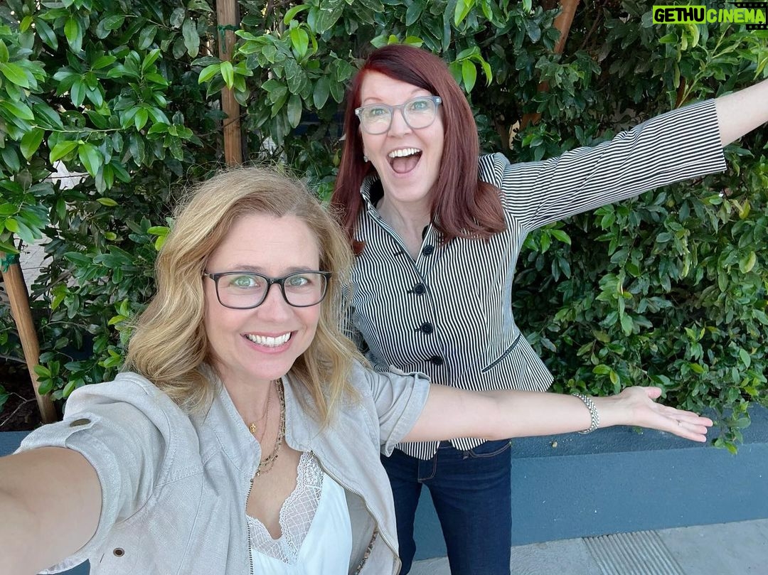 Jenna Fischer Instagram - Lunch date! Office family @therealkateflannery