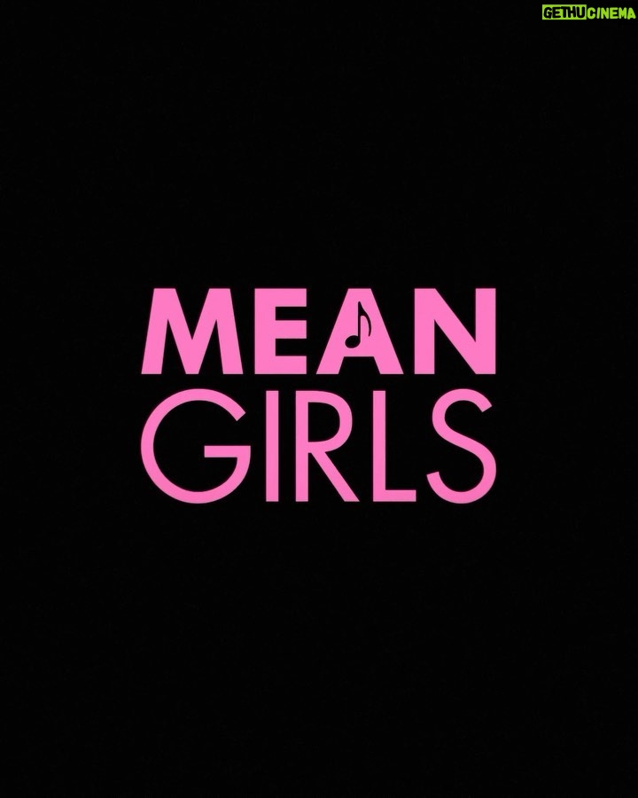 Jenna Fischer Instagram - I’m a cool mom too. 🤓📚 Watch the new trailer for @meangirls movie musical 🎶 - in theaters January 12! See you there! #MeanGirls