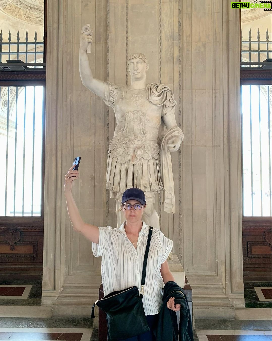 Jenna Fischer Instagram - One of my favorite things to do in museums is pose like the art. #vacationflashback 📸 Louvre Museum, Paris, France
