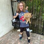 Jenna Fischer Instagram – Happy Halloween! 🐈‍⬛🎃🐈
Adopt a cat from @kittenrescuela