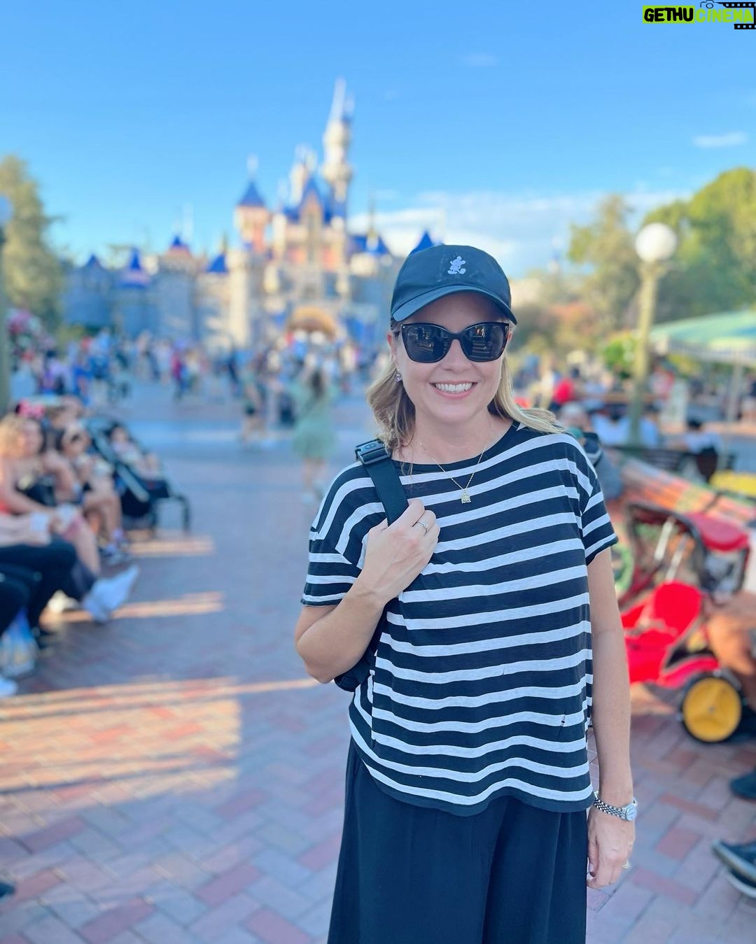 Jenna Fischer Instagram - We took the kids but Mom and Dad had just as much fun! My favorite rides are Cars Radiator Springs Racers and Soarin’ in Disney California Adventure Park. Splash Mountain and Rise of the Resistance in Disneyland Park. (@angelakinsey I know how happy you are that I got a photo with Chewbacca.) Oh and both parks are decorated for Halloween right now. I love it! (I’m a nerd for Holiday decor 🎃) Head to my stories to see more of our day at @disneyland @disneyparks Disney Land/California Adventure Park/Downtown Disney.