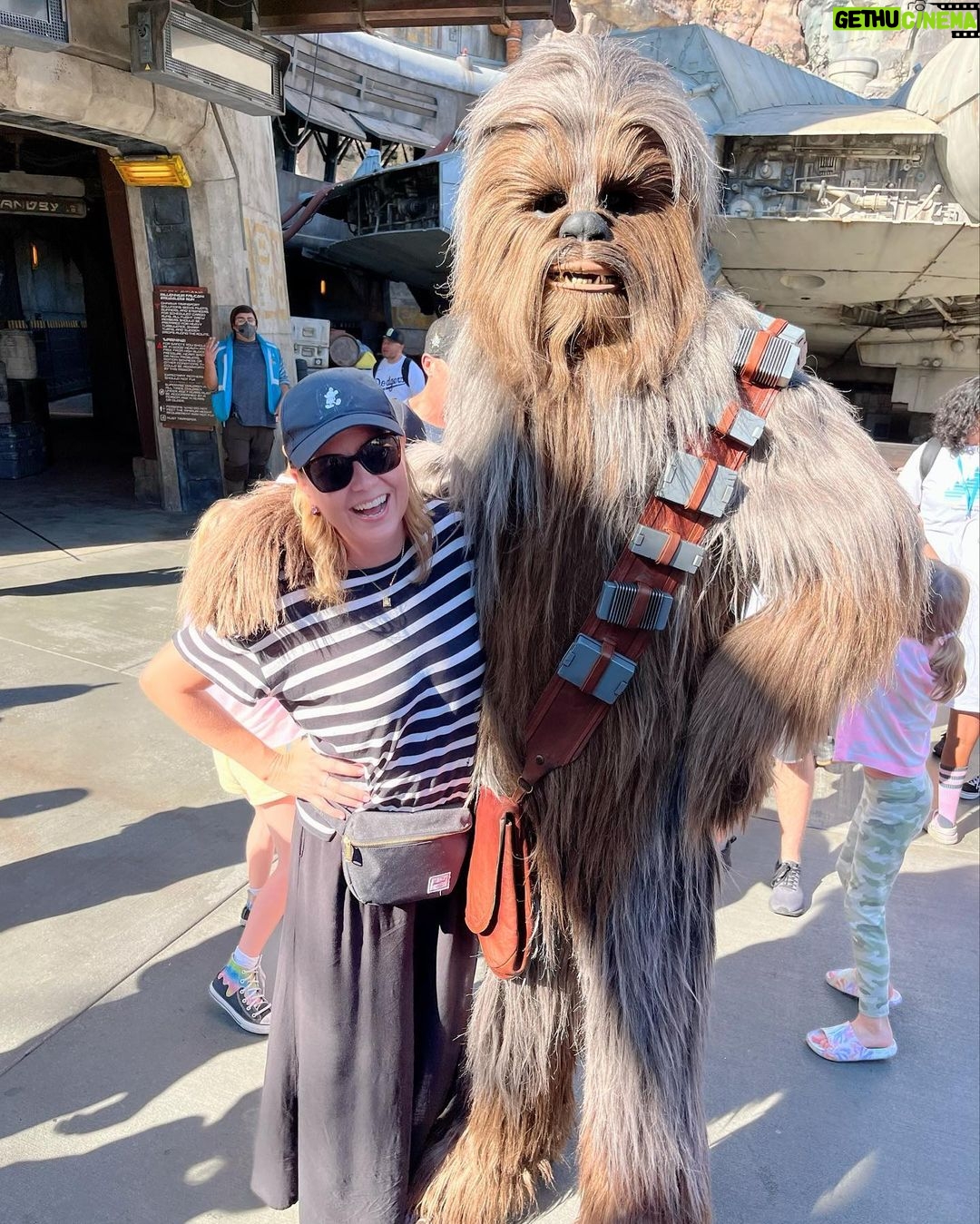 Jenna Fischer Instagram - We took the kids but Mom and Dad had just as much fun! My favorite rides are Cars Radiator Springs Racers and Soarin’ in Disney California Adventure Park. Splash Mountain and Rise of the Resistance in Disneyland Park. (@angelakinsey I know how happy you are that I got a photo with Chewbacca.) Oh and both parks are decorated for Halloween right now. I love it! (I’m a nerd for Holiday decor 🎃) Head to my stories to see more of our day at @disneyland @disneyparks Disney Land/California Adventure Park/Downtown Disney.