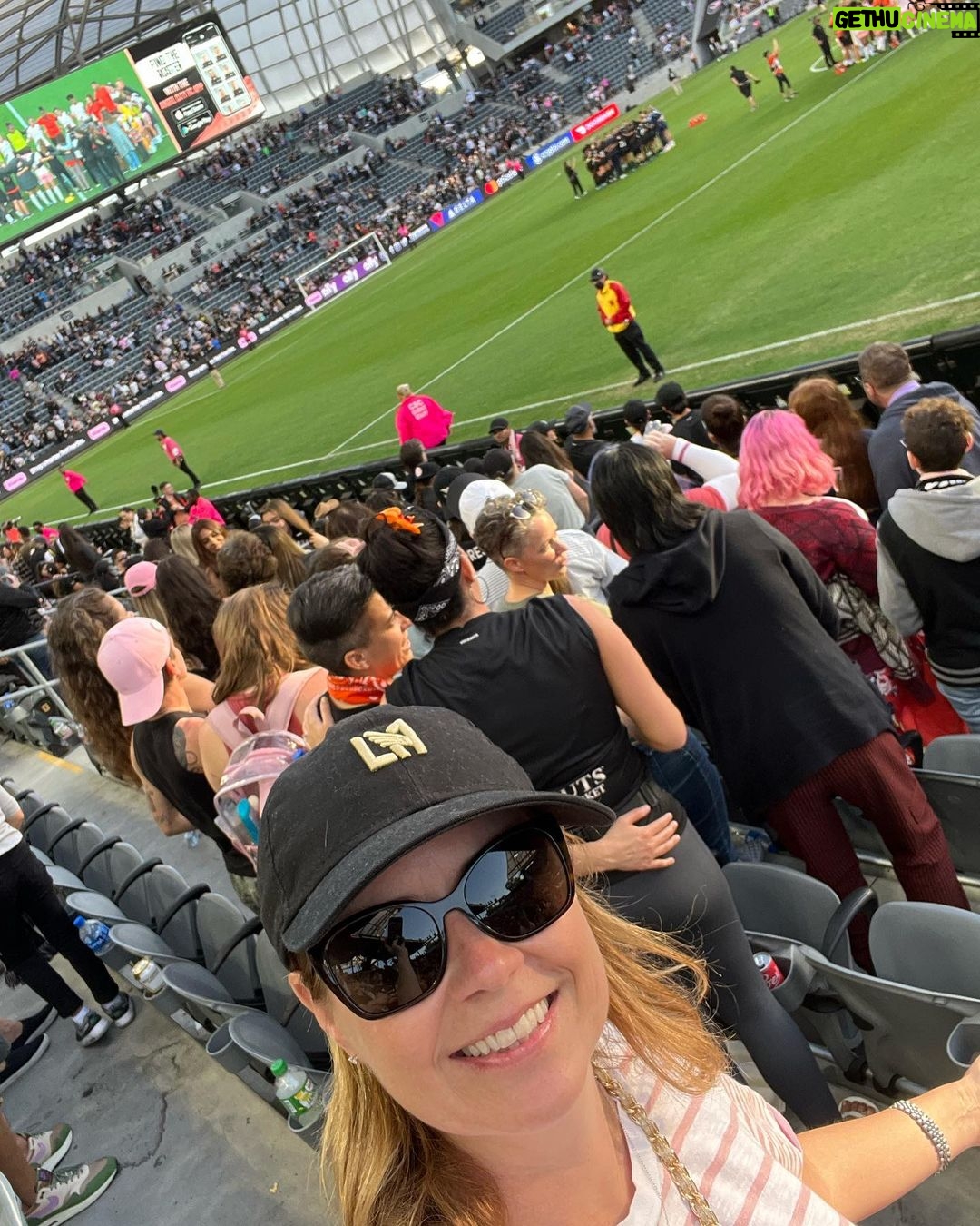 Jenna Fischer Instagram - Great game! @weareangelcity