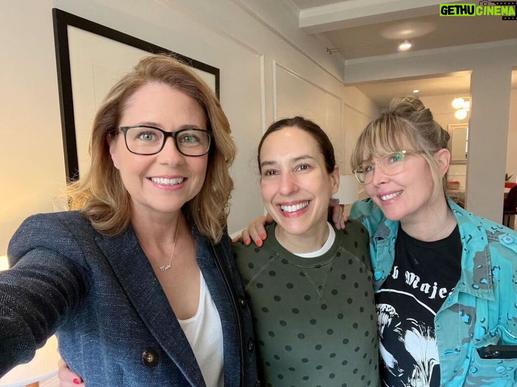 Jenna Fischer Instagram - I’m home from NYC and I want to give a big shout out to these two incredible women who traveled with me to NY. They made me look and feel beautiful every day. They are top of their game artists and also wonderful humans. I loved our time together in every way!! Thank you @tamah_krinsky (makeup) and @christikaycagle (hair)❤️