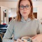 Jenna Fischer Instagram – ONE WEEK! One week from today my book The Office BFFs comes out!!!!
One week and one day from today me and @angelakinsey are LIVE at Town Hall!
There is so much to do! We are going through your questions for Town Hall today! Can’t wait to see you all! @townhallnyc