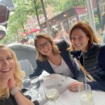Jenna Fischer Instagram - Thank you NYC for an amazing book launch week! @angelakinsey we did it! We launched our book and had a blast doing it. (Swipe to see proof that the fakey flower IS making a comeback! I’m going to get it going again I swear!!) And I loved seeing so many friends in NYC @sordociego @elliekemper @therealkateflannery 😘 I ❤️ NY! (Did you notice I wore my whitest sneakers to see the Office Musical?)