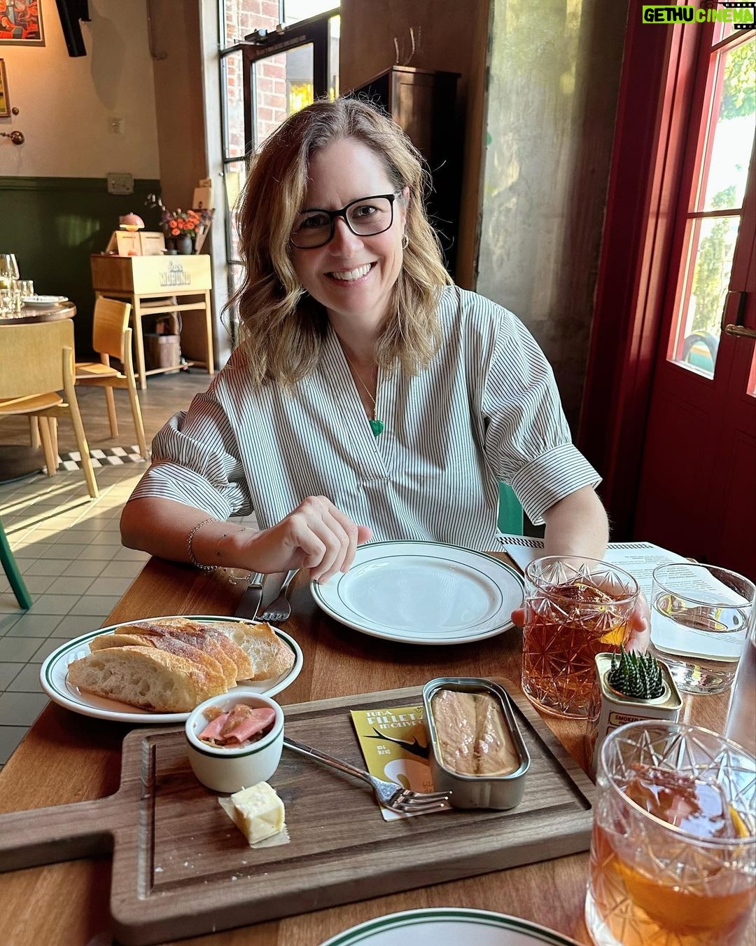 Jenna Fischer Instagram - Date night at @barmorunola #negroni #oldfashioned #tinoffish