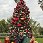 Jenna Fischer Instagram - Look at our tree!* I decorated it myself!** *Note: This is not our tree. **Note: Had no part in decorating it at all. Merry Christmas!!*** ***Note: For real, Merry Christmas ❤️🎄 The Langham Huntington, Pasadena