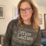 Jenna Fischer Instagram - Good morning! Woke up early and couldn’t get back to sleep so I’m at my desk for a little writing session before the rush of kids and lunch packing and school drop off begins. Happy Monday!