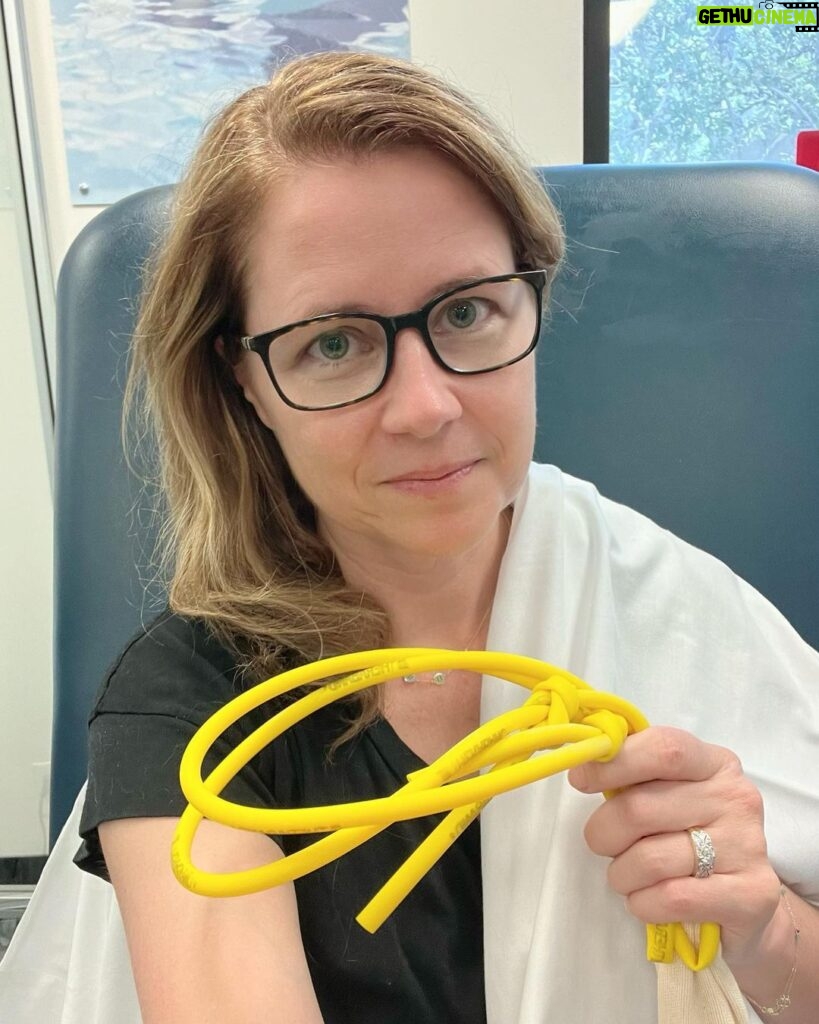 Jenna Fischer Instagram - Broken Shoulder Update! Let’s start with the good news! I graduated to bands today in therapy, my fracture is healed, I can hold a full cup of coffee in my right hand again. The “still working on it” news: can’t lift my arm high enough to shave my underarm, still sleeping in the rented recliner, still battling pain cycles. The “reality setting in” news: Looks like about 6 more months of rehab before I can put my hair in a proper ponytail. Gains are small and slow going. No skiing this winter. Still love my pebble ice machine and I’ve added back my cold dips which feel amazing. Thanks for all of your encouraging messages. I had no idea the shoulder was this difficult to rehabilitate. Sending love and encouragement to all of my rehabbing buddies out there..we got this! ❤️