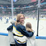 Jenna Fischer Instagram - Go Blues! @stlouisblues