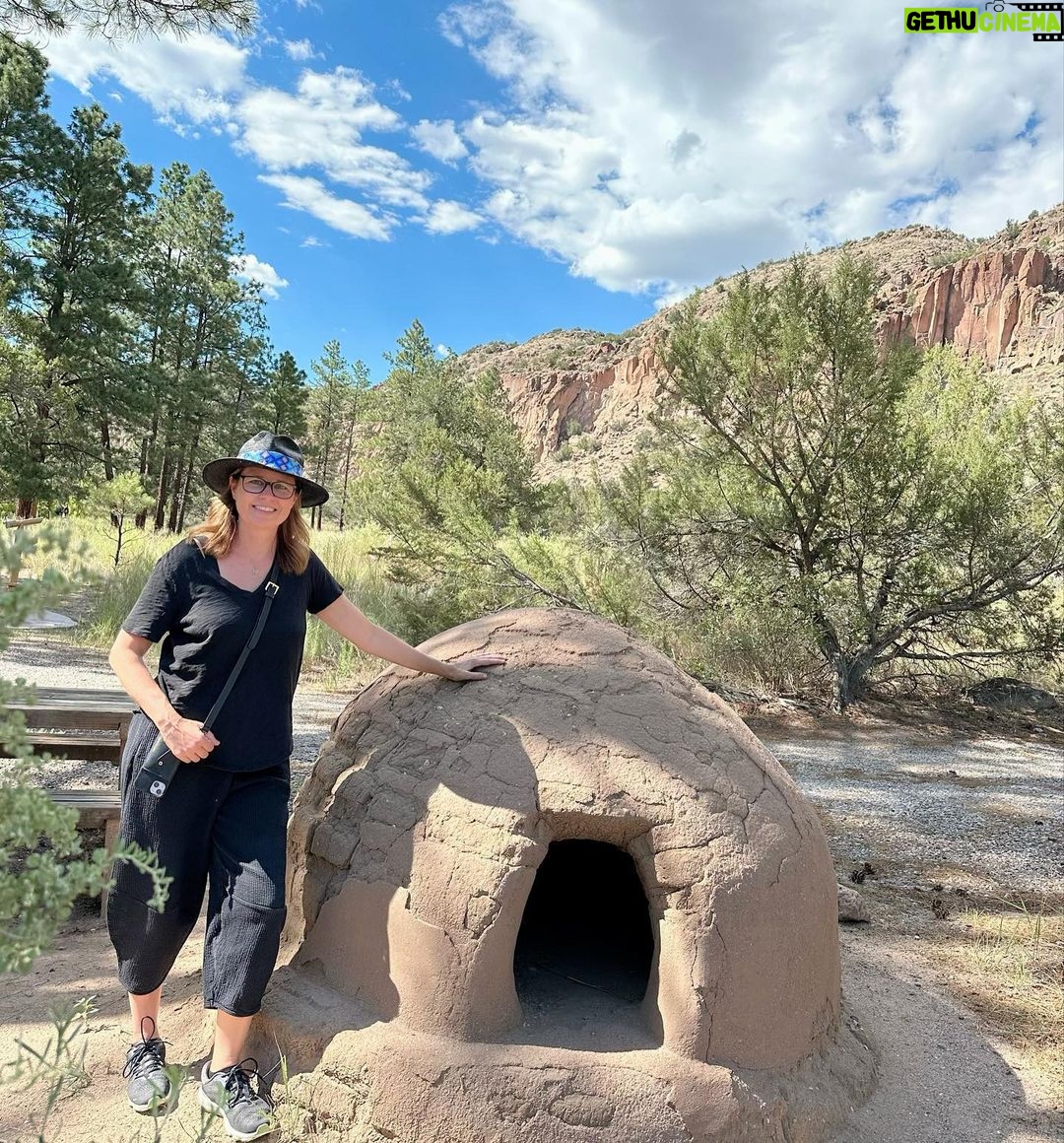 Jenna Fischer Instagram - 24 hours in Santa Fe to spend time with both sets of Grandparents. Heading back to LA early so we can get home before the tropical storm. Side note: should I start a second career as a travel blogger?