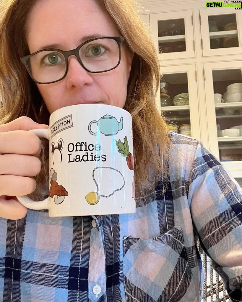 Jenna Fischer Instagram - Morning coffee. I get a lot of comments from people after my coffee pour story posts who are surprised I put my milk in before my coffee each morning. Do you milk before coffee or after? Before means no spoon needed! Also, new @officeladiespod out today!