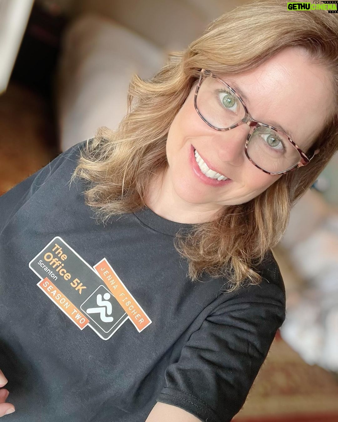Jenna Fischer Instagram - Congratulations to all of the participants in The Office 5K today! Thanks for the honorary shirt! #scranton #funrun
