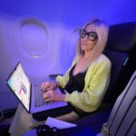 Jennie Garth Instagram - Happy Monday from my office for the day✈️ 🖤JG #Monday