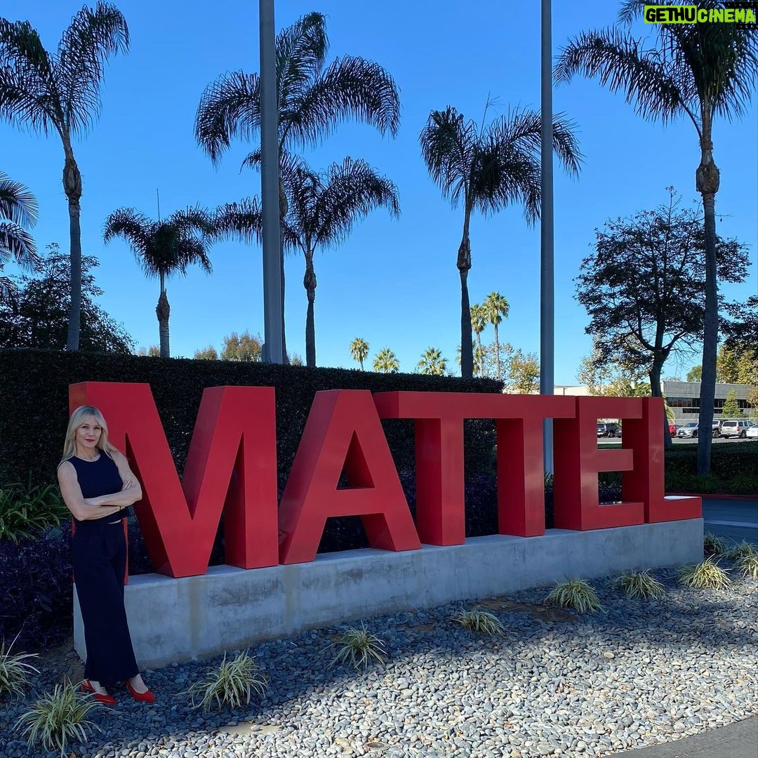Jennie Garth Instagram - Speaking of @barbie…I got the ol’ gal out of storage for a little trip to her birth place @mattel to speak on behalf of @iheartpodcast about the big wide world of podcasting and the importance of sponsor relationships. Thank you for having me Will & Greg and loved sharing the stage with you @sisanie 💕 @iheartradio 1. When your shoes match the signage! 2. No prep necessary when you love what you’re talking about. 3. She has seen better days🙀🤣 4. Little tiny shoes for big giant brained girls! 5. My two biggest fans! @current_air