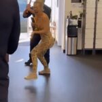 Jennie Garth Instagram - Just trynna be a sweet little kitty🙀 Thanks for the halloween scare @jasonalivefitness. Alive Fitness