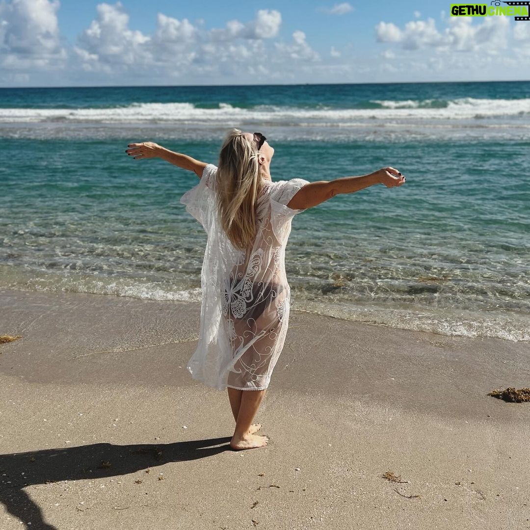 Jennie Garth Instagram - Florida shenanigans (Part 1) Palm Beach, Florida